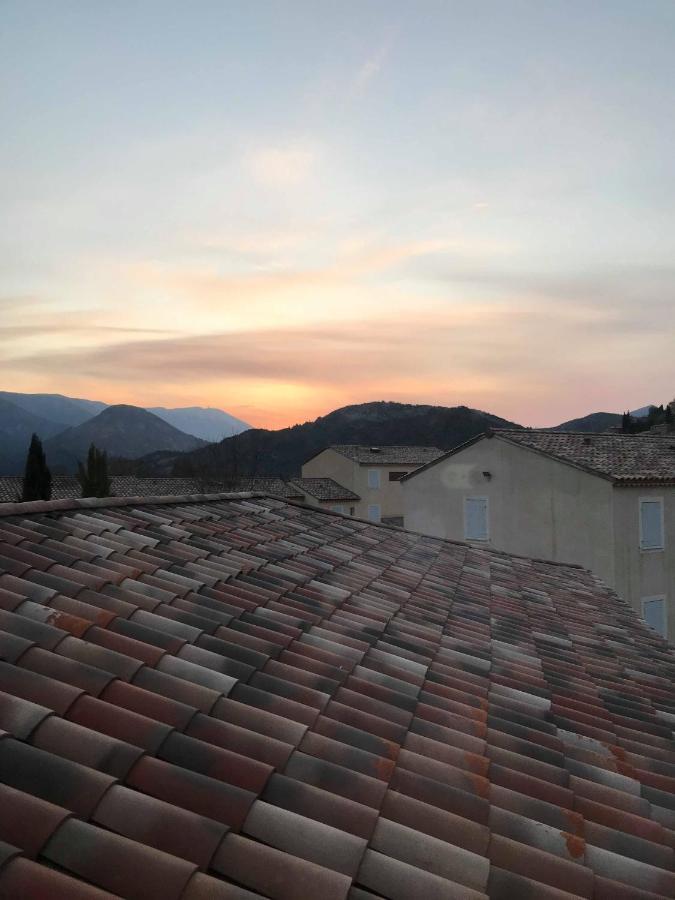 La Tour De Guet Aparthotel Montbrun-les-Bains Exteriör bild